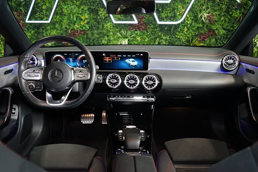 Mercedes-Benz CLA 180