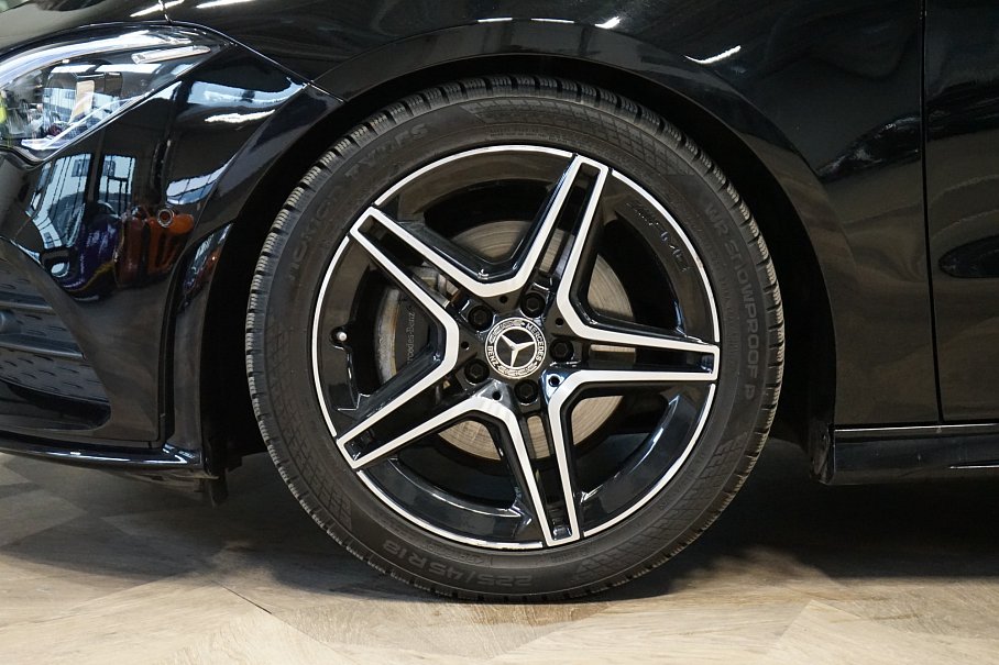 Mercedes-Benz CLA 180