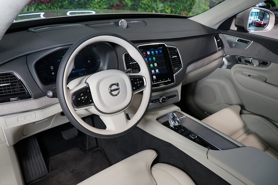 Volvo XC90 T8 AWD Recharge
