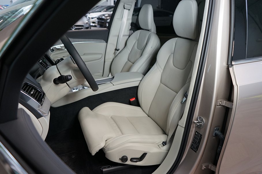 Volvo XC90 T8 AWD Recharge