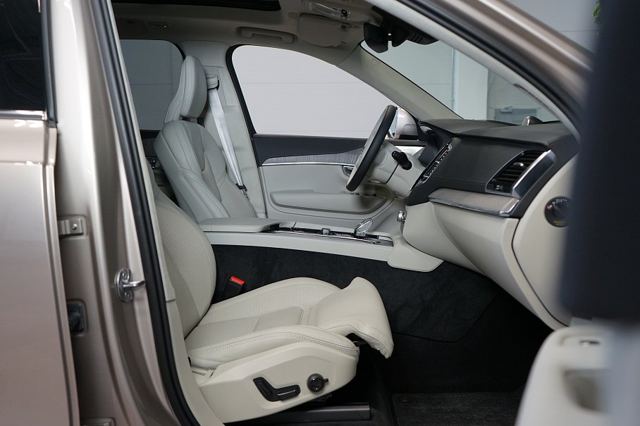 Volvo XC90 T8 AWD Recharge