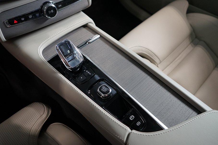 Volvo XC90 T8 AWD Recharge