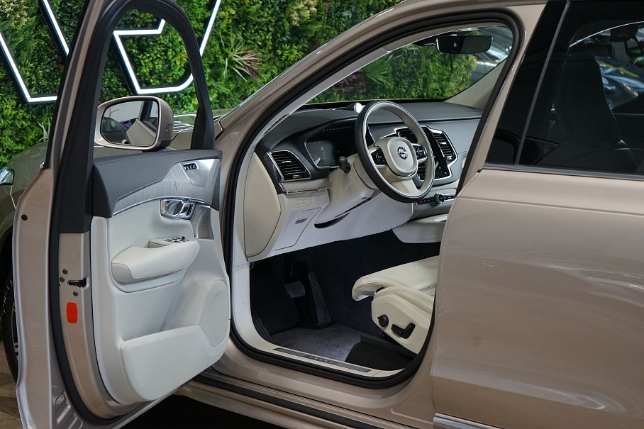 Volvo XC90 T8 AWD Recharge