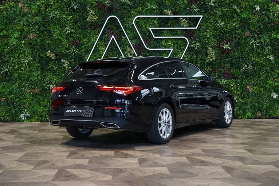 Mercedes-Benz CLA 200 Shooting brake