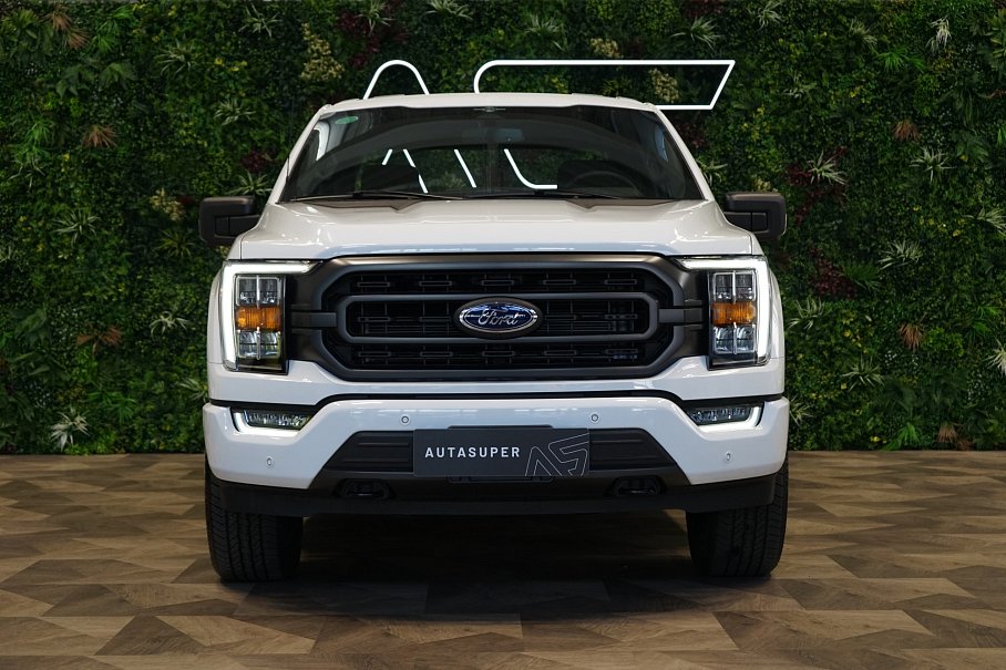 Ford F-150 XLT V8