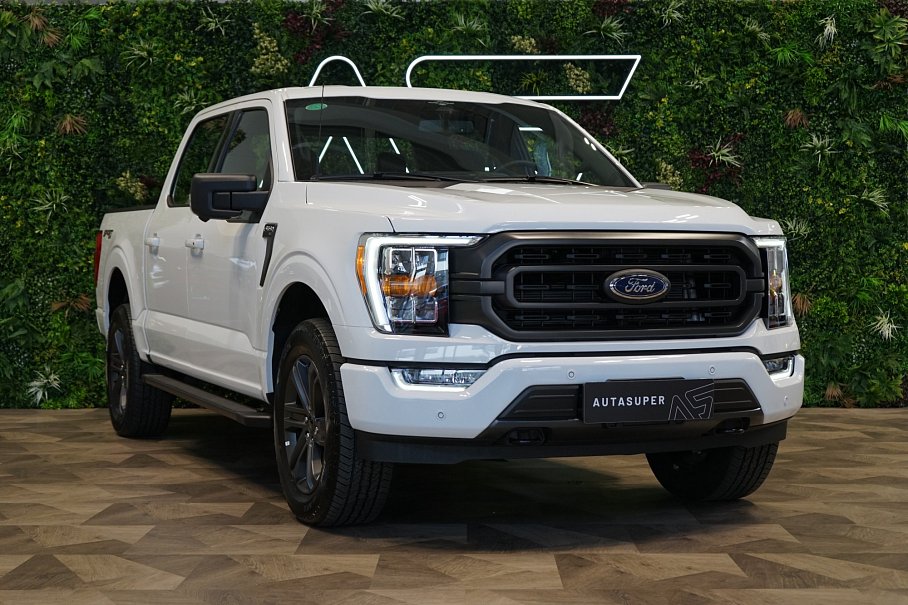 Ford F-150 XLT V8