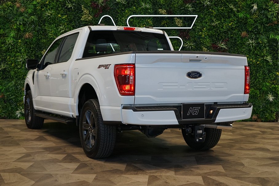 Ford F-150 XLT V8