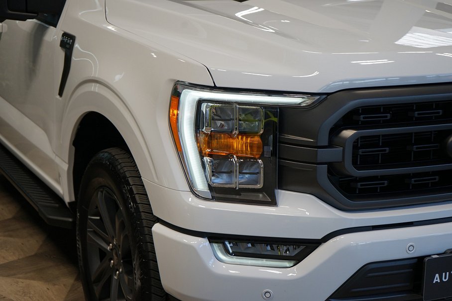 Ford F-150 XLT V8