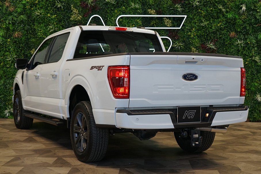 Ford F-150 XLT V8