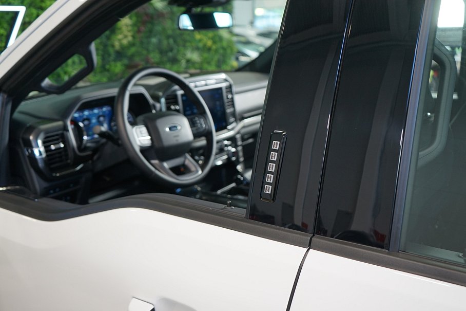 Ford F-150 XLT V8