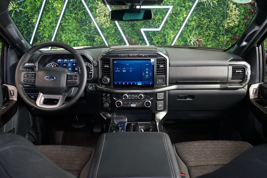 Ford F-150 XLT V8