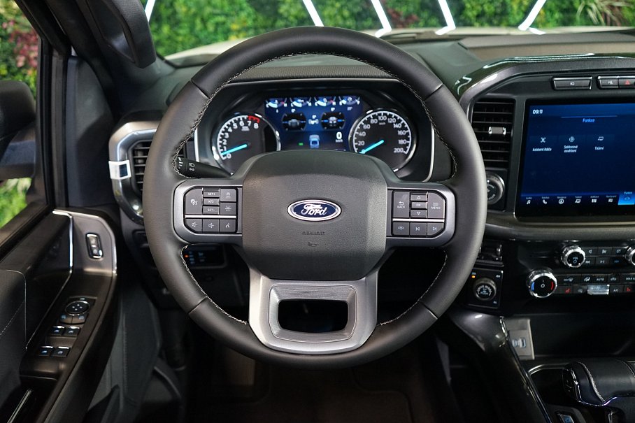 Ford F-150 XLT V8