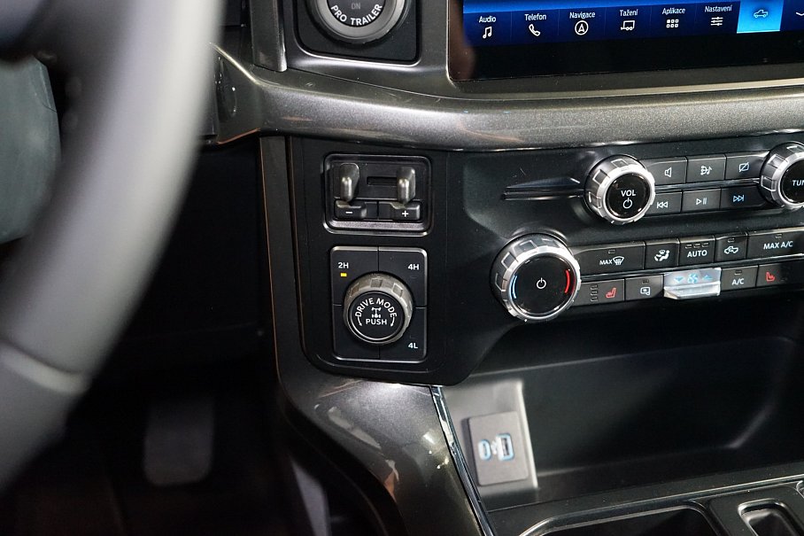 Ford F-150 XLT V8
