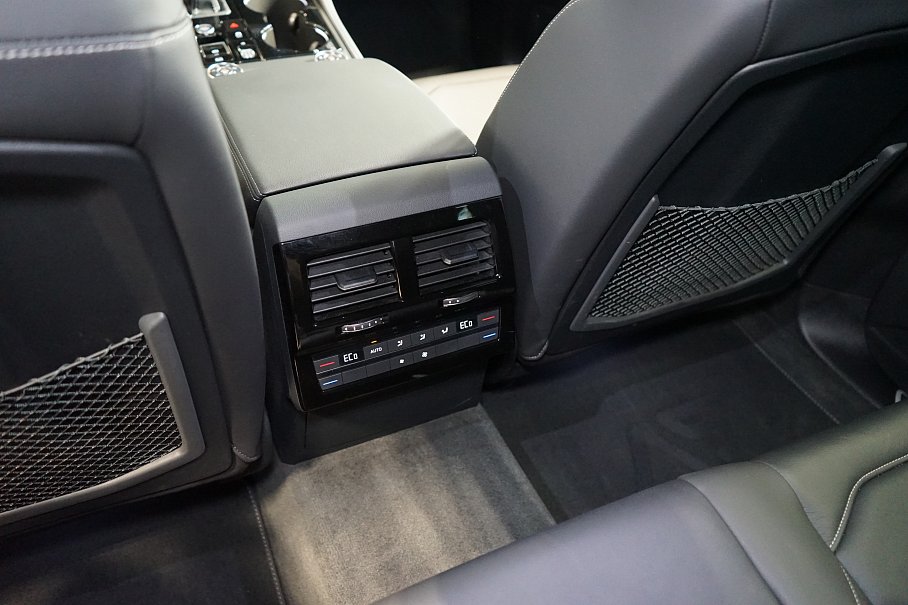 Volkswagen Touareg 3.0 TDI R-Line 4Motion