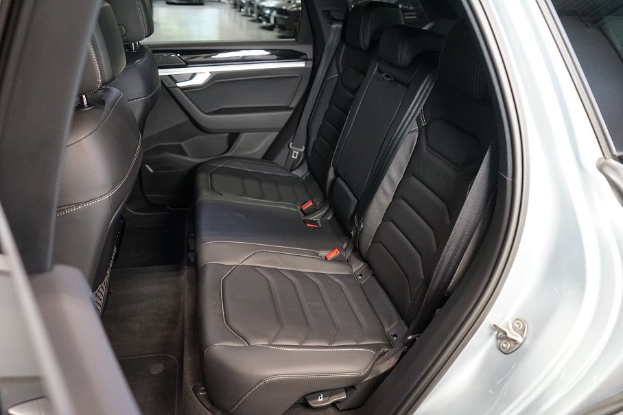 Volkswagen Touareg 3.0 TDI R-Line 4Motion