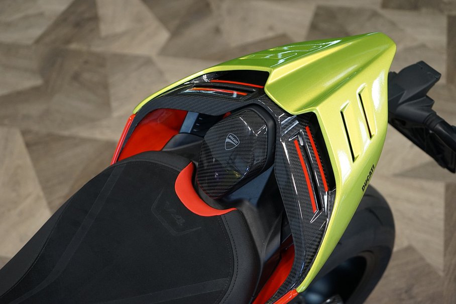 Ducati Streetfighter V4 Edition Lamborghini STO