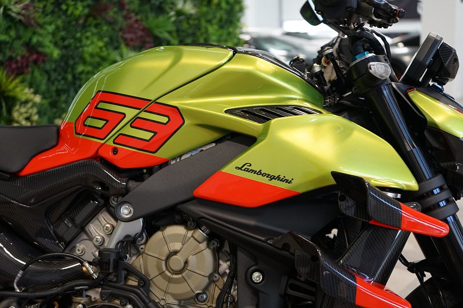 Ducati Streetfighter V4 Edition Lamborghini STO