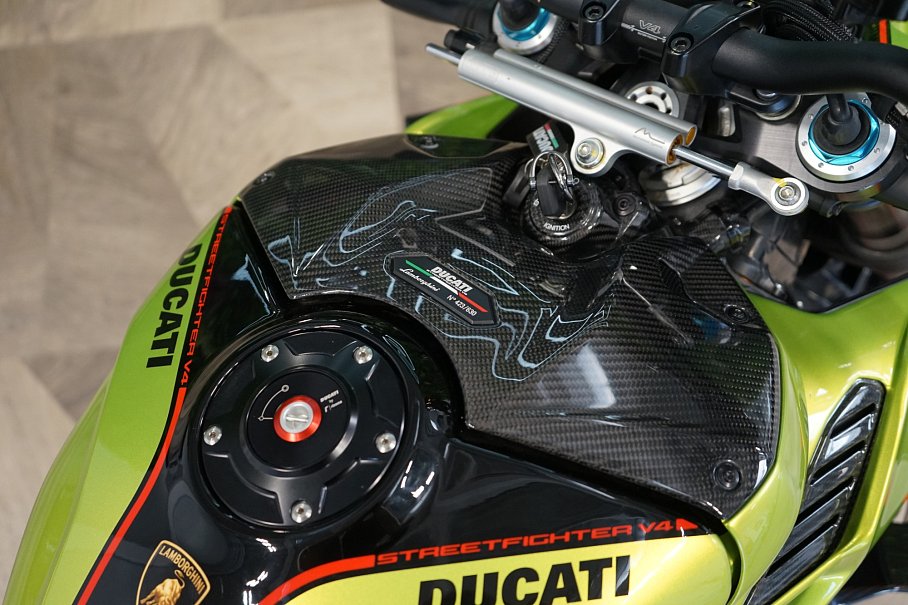 Ducati Streetfighter V4 Edition Lamborghini STO