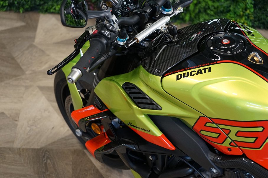 Ducati Streetfighter V4 Edition Lamborghini STO