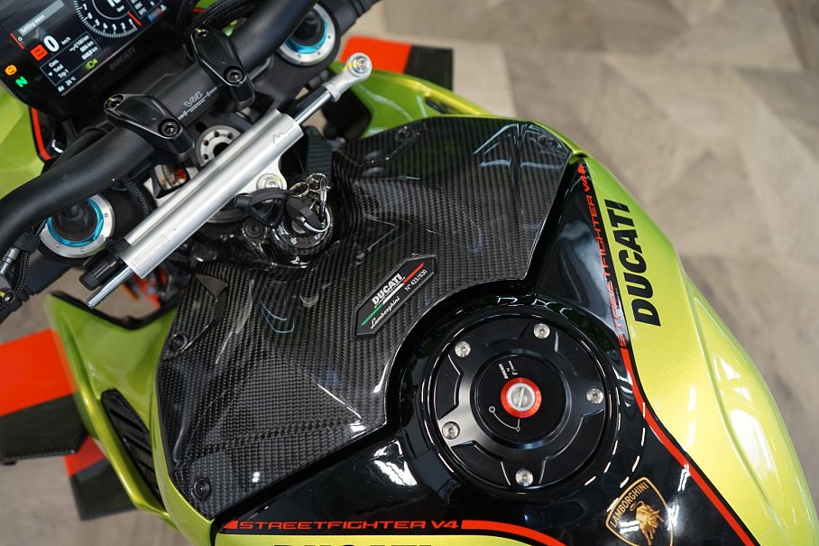 Ducati Streetfighter V4 Edition Lamborghini STO