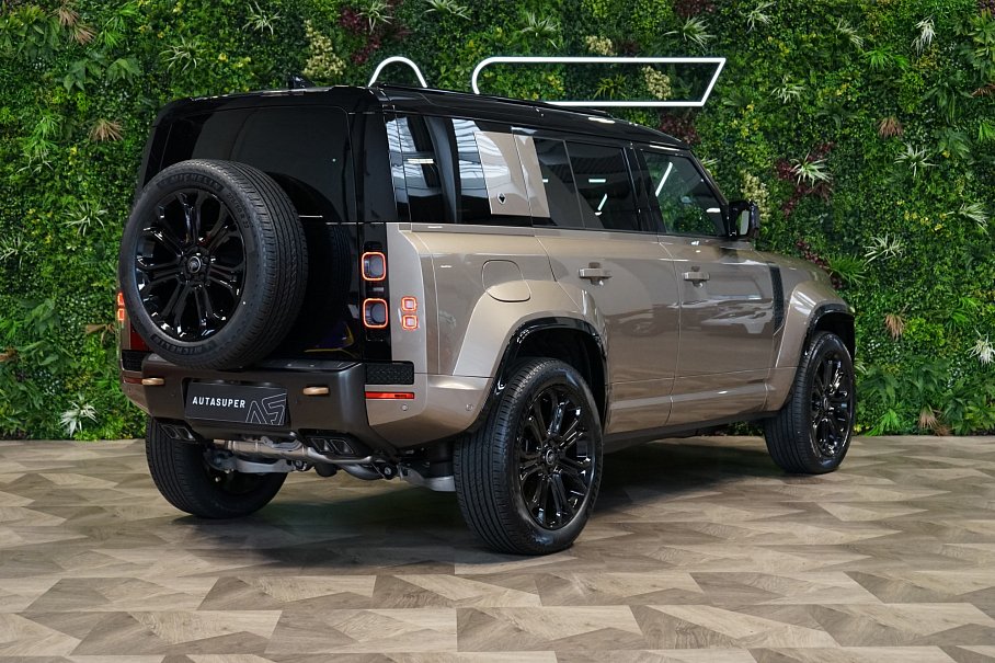 Land Rover Defender OCTA