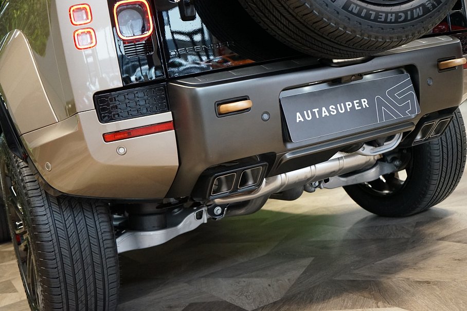 Land Rover Defender OCTA