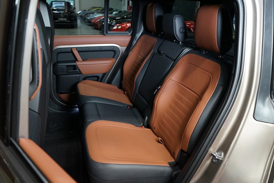 Land Rover Defender OCTA