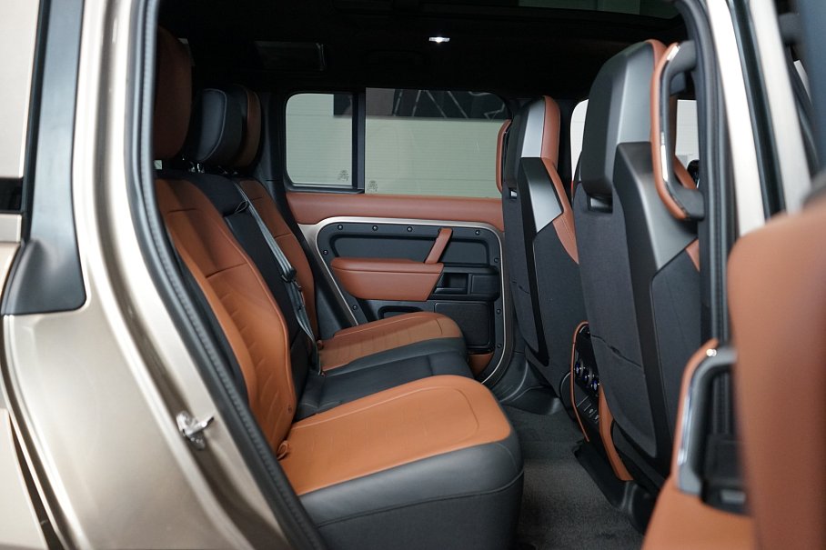 Land Rover Defender OCTA