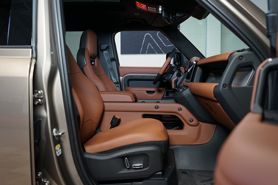 Land Rover Defender OCTA