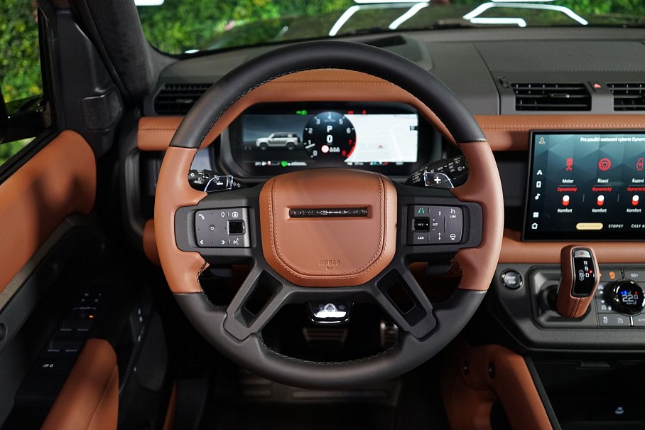 Land Rover Defender OCTA