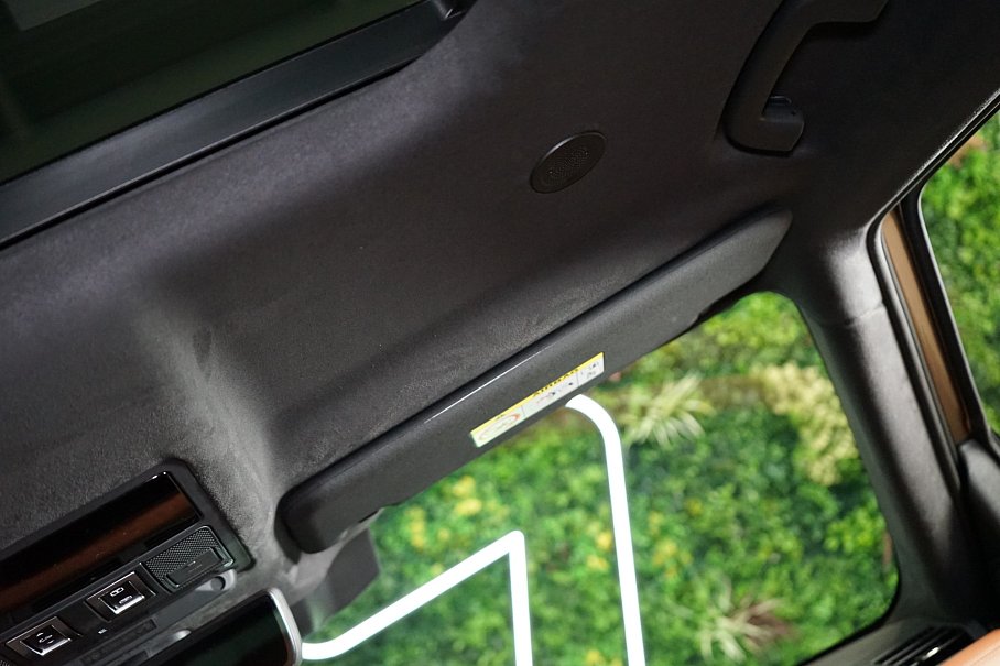 Land Rover Defender OCTA