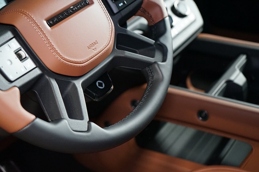 Land Rover Defender OCTA