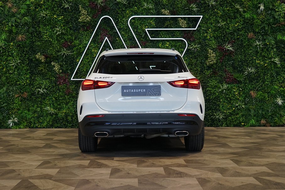 Mercedes-Benz GLA 200d 4Matic