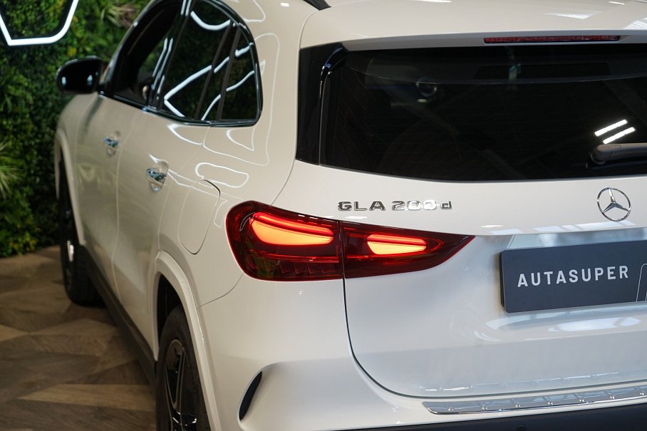 Mercedes-Benz GLA 200d 4Matic