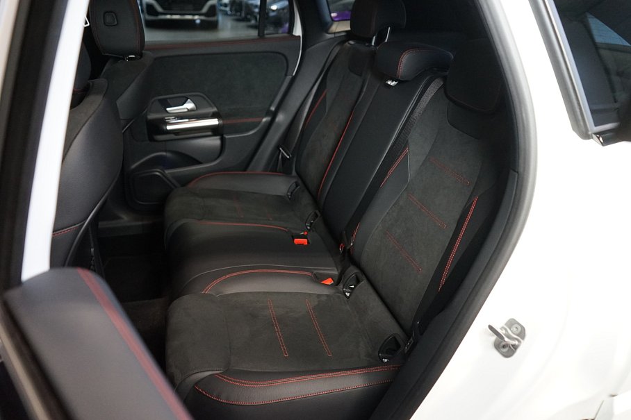 Mercedes-Benz GLA 200d 4Matic