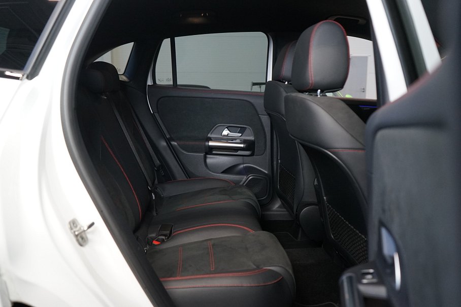 Mercedes-Benz GLA 200d 4Matic