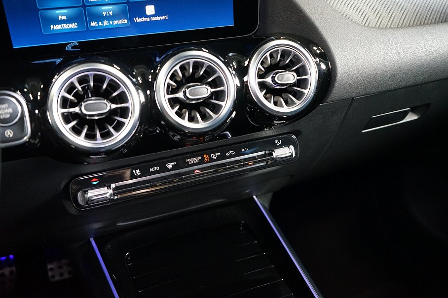 Mercedes-Benz GLA 200d 4Matic