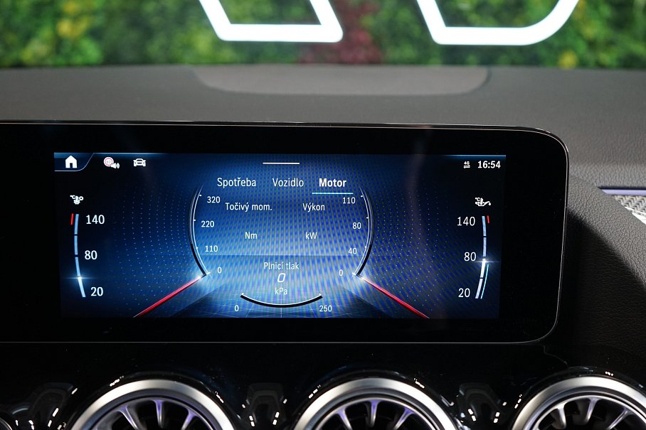 Mercedes-Benz GLA 200d 4Matic