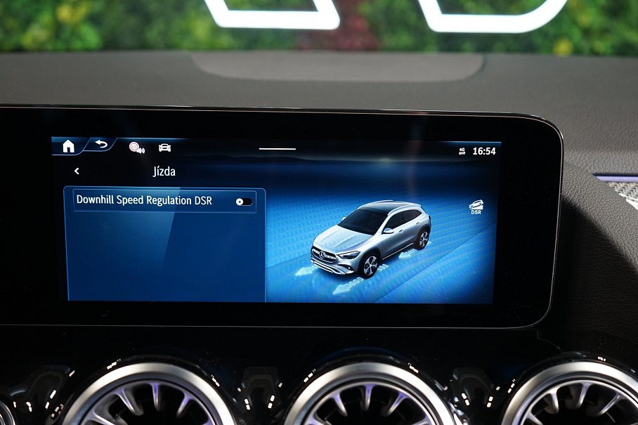 Mercedes-Benz GLA 200d 4Matic