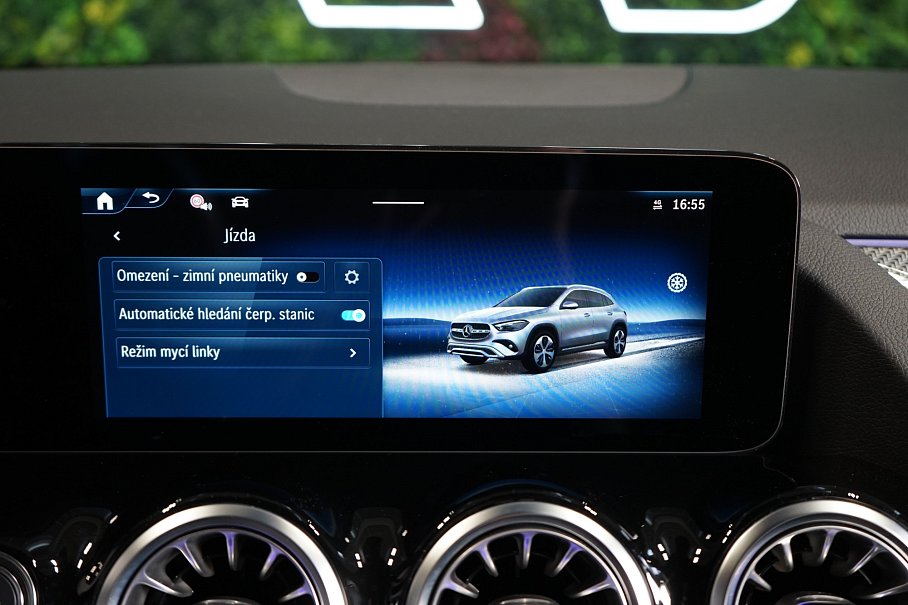 Mercedes-Benz GLA 200d 4Matic