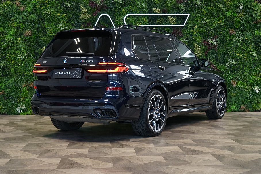 BMW X7 M60i