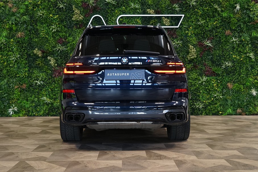 BMW X7 M60i