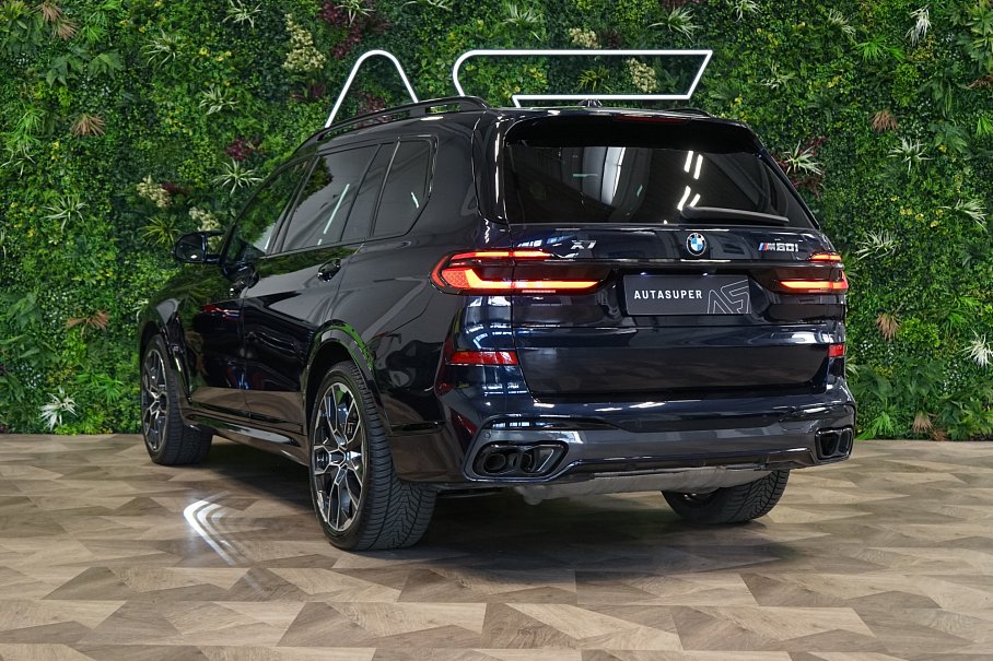BMW X7 M60i