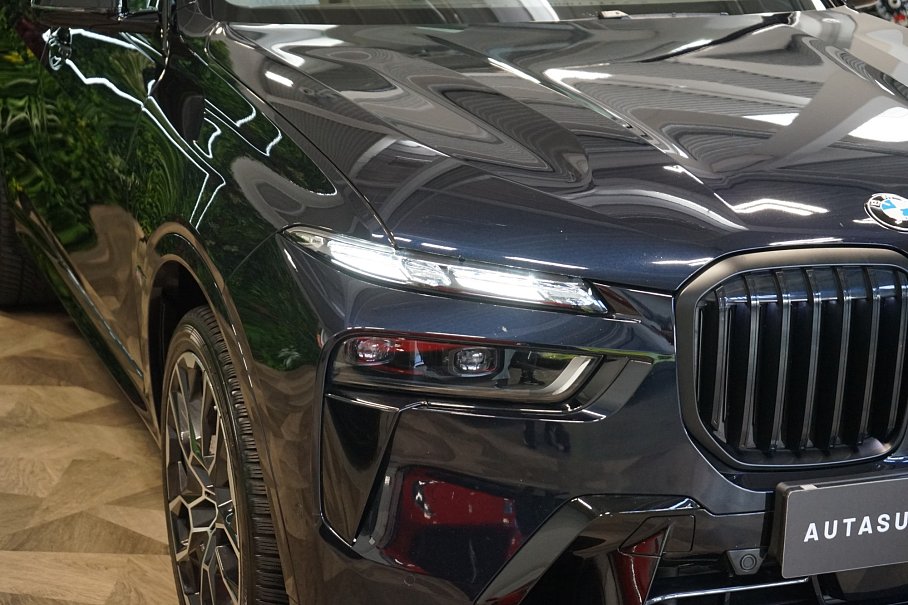 BMW X7 M60i