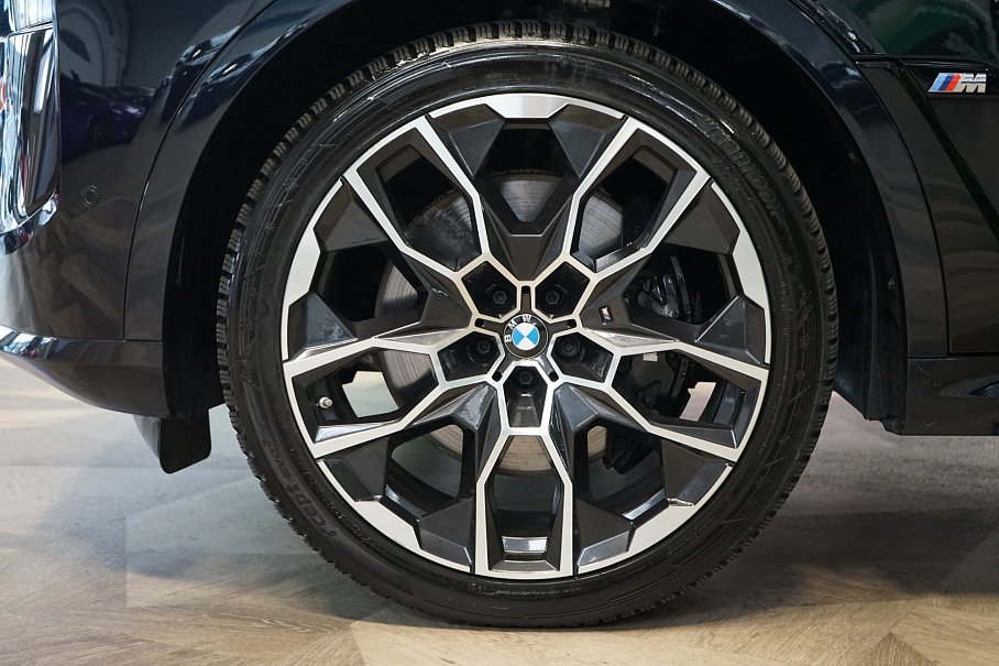BMW X7 M60i