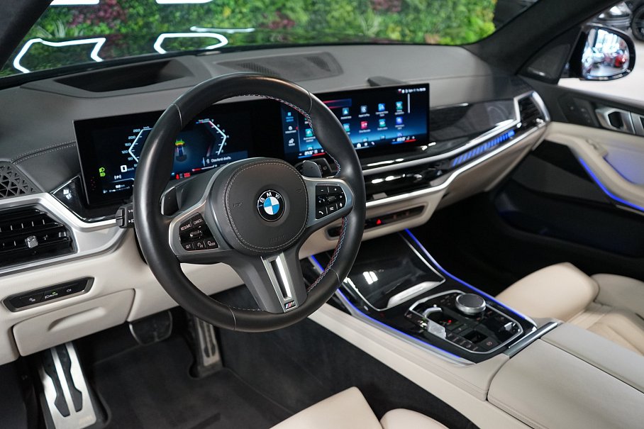 BMW X7 M60i