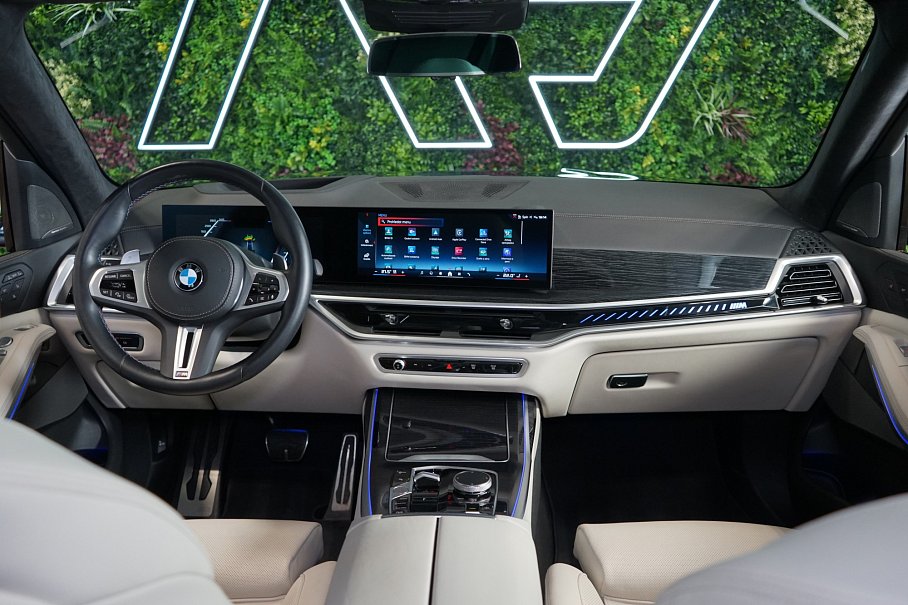 BMW X7 M60i
