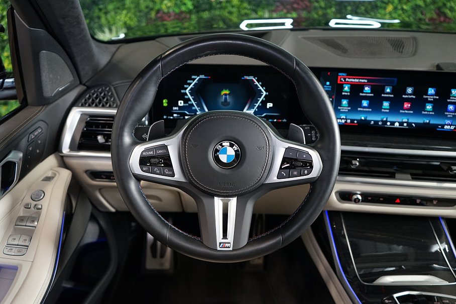 BMW X7 M60i