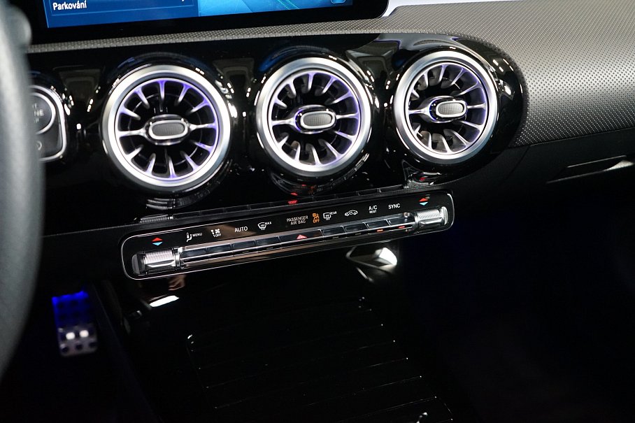 Mercedes-Benz CLA 220d Shooting brake