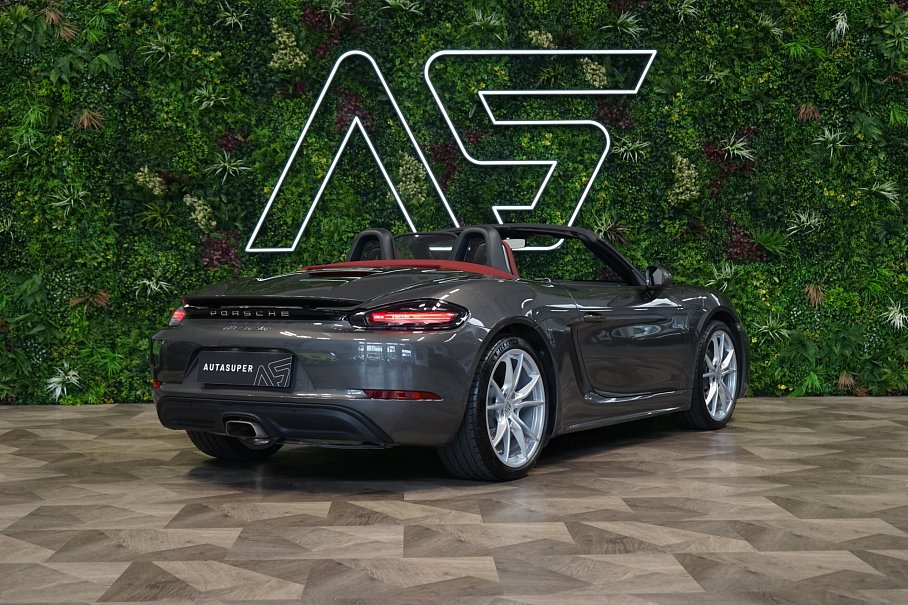 Porsche 718 Boxster